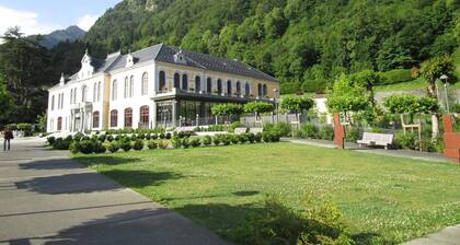 Appartement T2 à Cauterets, proche centre, parking et box inclus, idéal pour 5 personnes