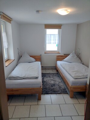 3 chambres, bureau, lit parapluie, Wi-Fi