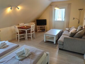 2 bedrooms, travel cot, WiFi, bed sheets