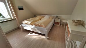2 habitaciones, cuna de viaje, wifi y ropa de cama 