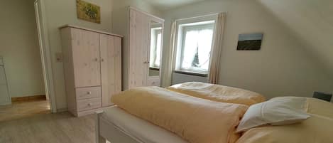 2 chambres, lit parapluie, Wi-Fi, draps fournis