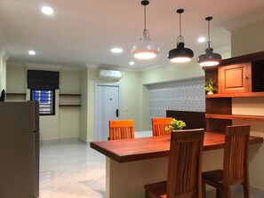Family Studio Suite | In-room dining - Thada Apartment (Phnom Penh)