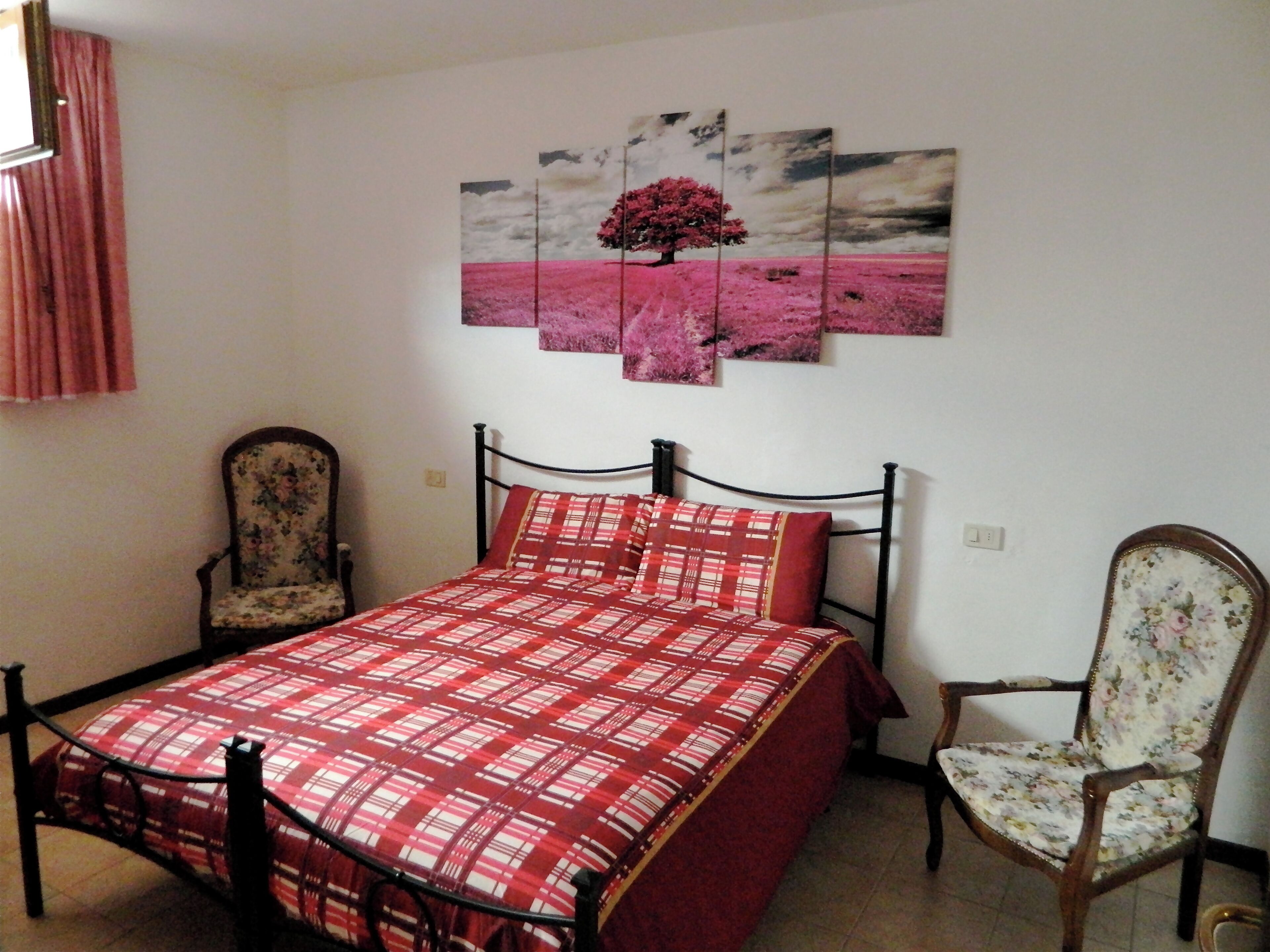 3 Schlafzimmer, Schreibtisch, Bügeleisen/Bügelbrett, Reisekinderbett