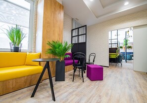 ロ ビー応接スペース