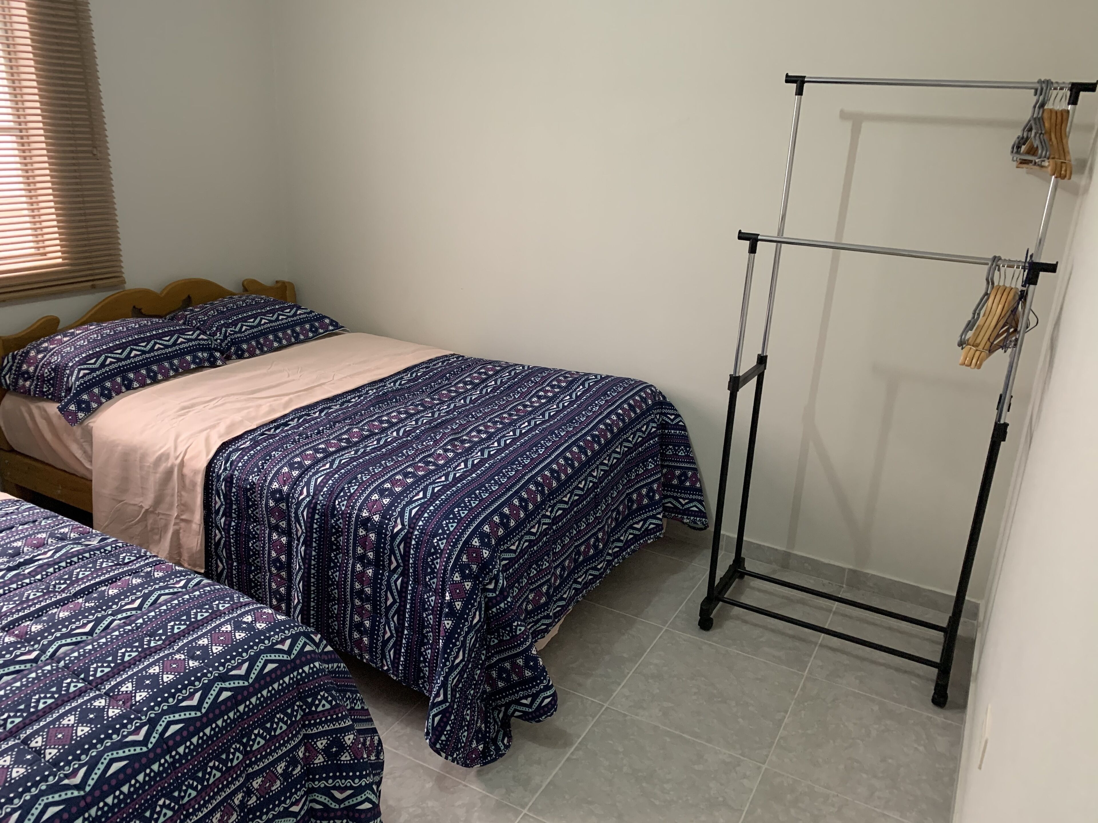 2 habitaciones, wifi gratis y ropa de cama 