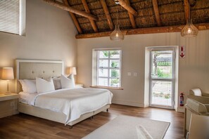 Premium bedding, minibar, in-room safe, individually decorated - Rijks Wine Estate and Hotel - Adults Only (Tulbagh)