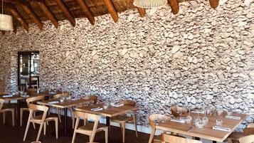 Tägliches Frühstücksbuffet (195.00 ZAR pro Person)