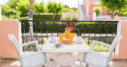 Roussa's Studios and Apartments