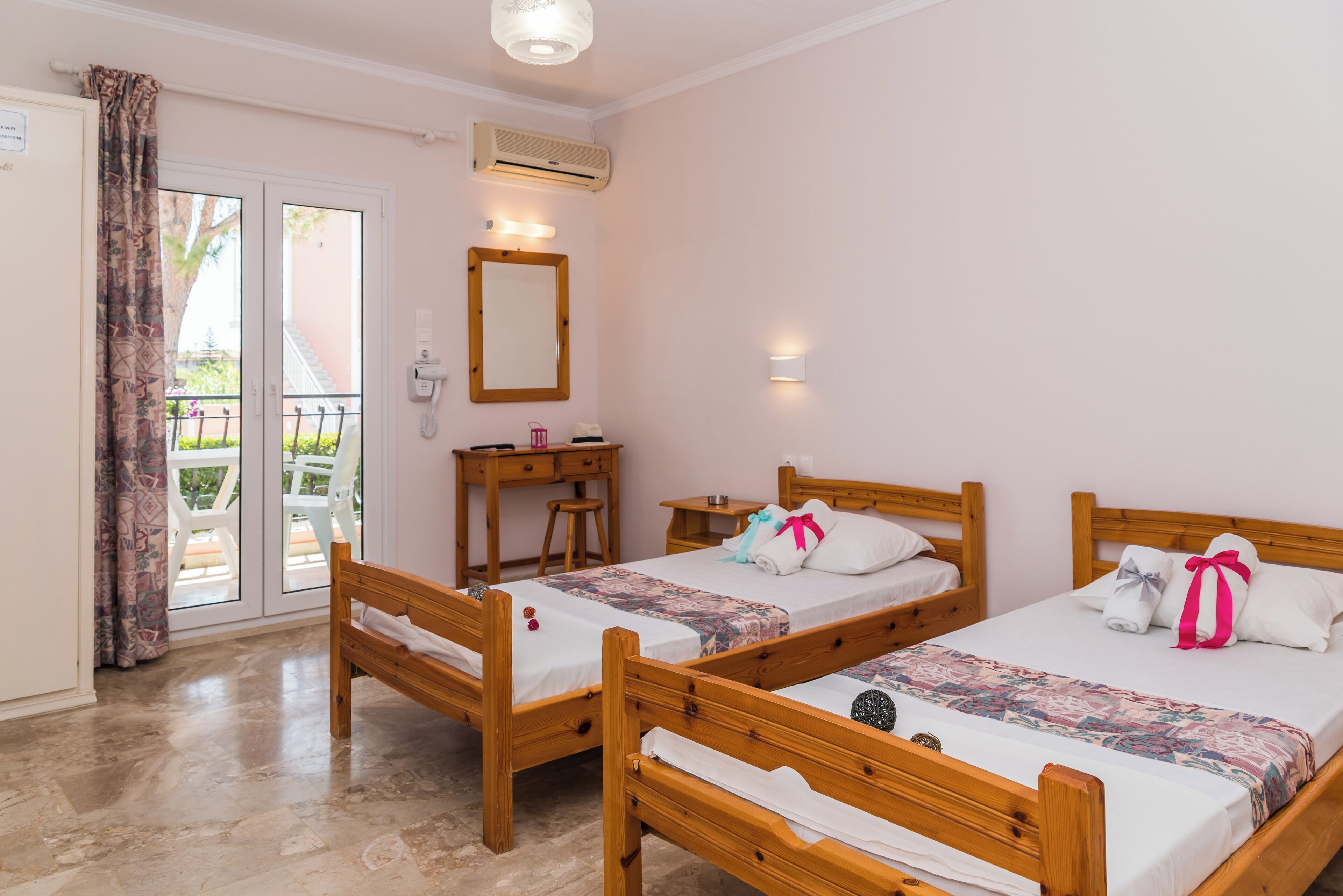 全景雙人或雙床房 | 房內夾萬、隔音、熨斗/熨衫板、嬰兒床 (收費)