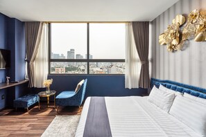 Premier Deluxe Studio (902) | Frette Italian sheets, premium bedding, minibar, in-room safe - KunKin Luxury Apartment (Ho Chi Minh City)