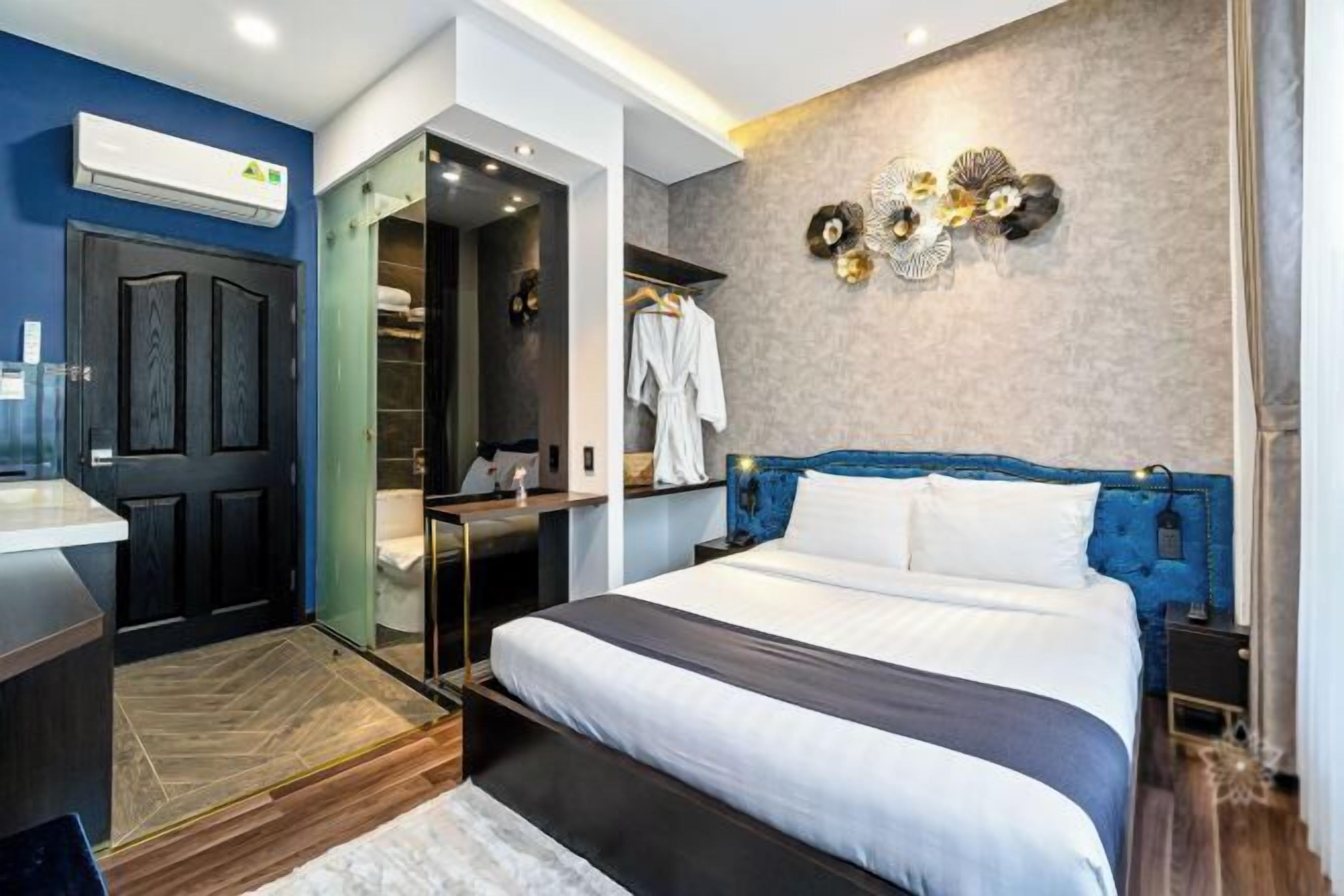 Bộ trải giường bằng vải Frette của Ý, bộ đồ giường cao cấp, minibar 