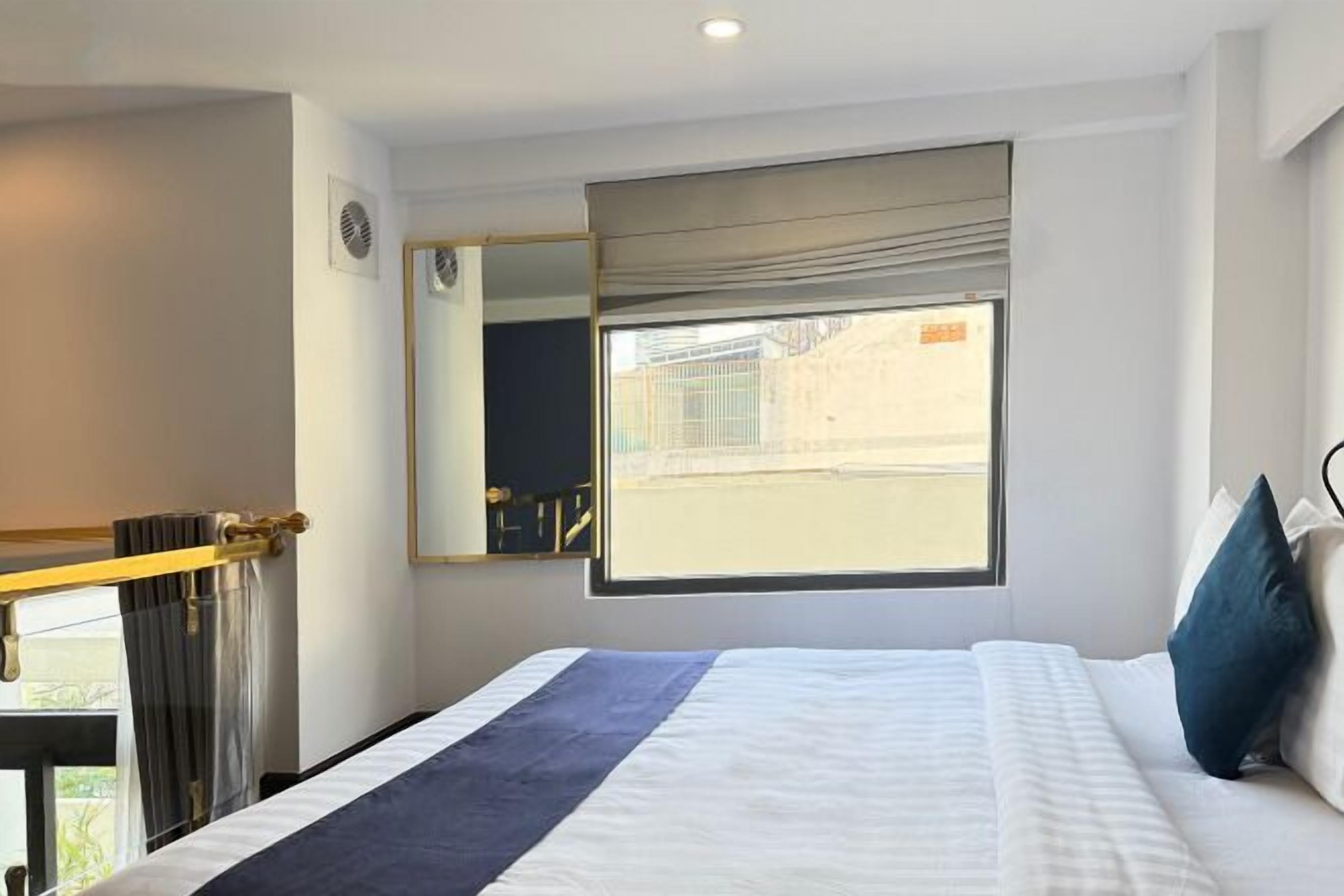 Bộ trải giường bằng vải Frette của Ý, bộ đồ giường cao cấp, minibar 