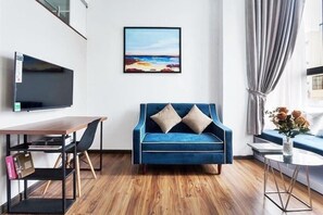 Duplex Luxury Studio (2M 301-508-905) | Living room | 42-inch LED TV with cable channels, TV