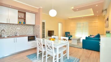 Superior Apartment | Makan dalam bilik