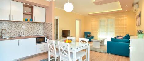 Superior Apartment | In-room dining