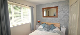Balcony Apartment - Spacious 2 Large Beds