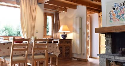 Chalet cosy 3 piÚces, prÚs des pistes et commodités, terrasse, garage, parking, idéal pour 6 personnes