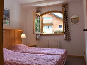 2 bedrooms - Chalet cosy 3 pièces, près des pistes et commodités, terrasse, garage, parking, idéal pour 6 personnes (Méribel)