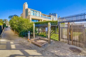 Apartment, 3 Schlafzimmer | Unterkunftsgelände