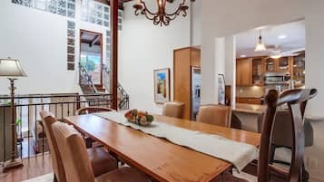 Condo, 3 Bedrooms | Dining