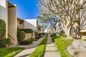 Condo, 2 Bedrooms | Exterior