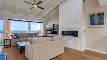 Condo, 2 Bedrooms | Interior