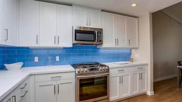Condo, 2 Bedrooms | Private kitchen | Fridge, oven, coffee/tea maker, toaster