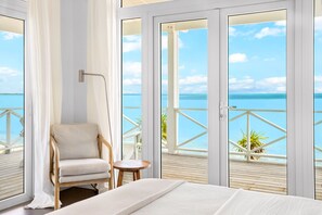 3 bedrooms, iron/ironing board, travel crib, WiFi - Modern Beachfront Cottage (Little Exuma)