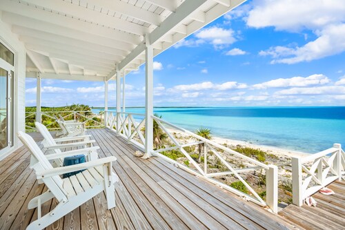Modern Beachfront Cottage 