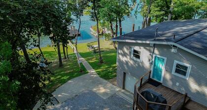 2-Bedroom, Dog Friendly Home sleeps 6 on the Tennessee River/Chickamauga Lake