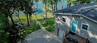 2-Bedroom, Dog Friendly Home sleeps 6 on the Tennessee River/Chickamauga Lake
