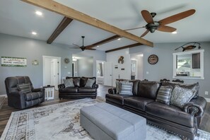 Smart-tv och eldstad