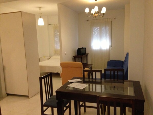 1 Schlafzimmer, Bügeleisen/Bügelbrett, kostenloses WLAN, Bettwäsche