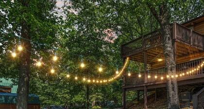 Minutes to Big Cedar-Real Log Cabin-Free Silver Dollar Tickets-Pvt Hot Tub @ Lil Treehouse