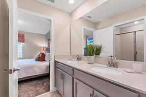 Towels - EV_2707 - 6 Bed 5 Bath Villa with Screened-In Private Pool with Spa, Games Room (Kissimmee)