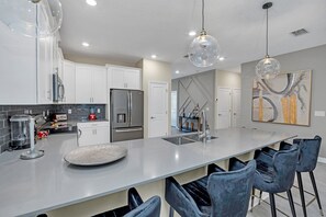 Microwave, oven, dishwasher, coffee/tea maker