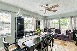 Dining - Island Time - Pool & Heated Spa, Firepit, Lovely Home Near the Beach (Butler Beach)
