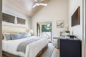 3 bedrooms, iron/ironing board, free WiFi, bed sheets - ~ASHE HOUSE~ Renovated and relaxing with pool, porches, and privacy! (Key West)