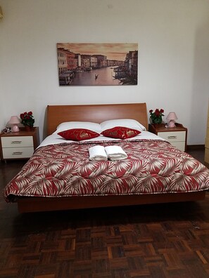 Chambre Triple Standard, salle de bains commune