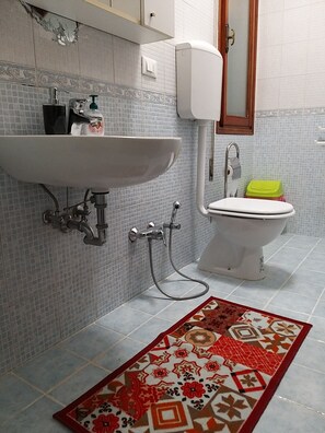 Shower, designer toiletries, hair dryer, bidet - Venice Star House (Mestre)