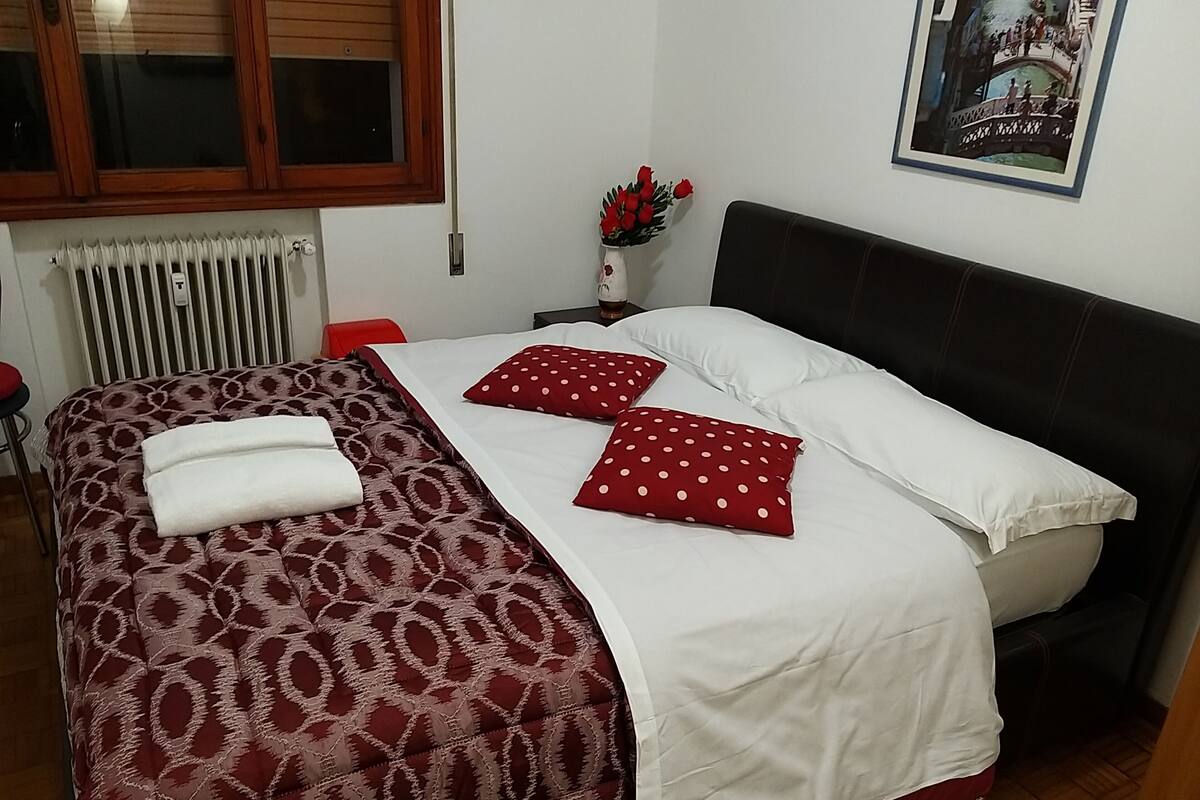 Standard Double Room, Shared Bathroom, Garden View | WiFi (free)