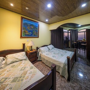 3 chambres, fer et planche à repasser, Wi-Fi gratuit, draps fournis