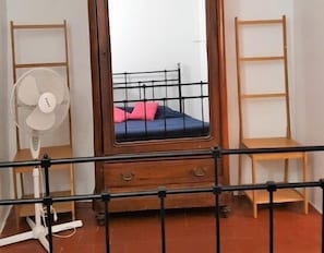 1 bedroom, iron/ironing board, WiFi (free), bed sheets