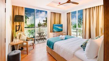 Sengetøy av topp kvalitet, memory foam-senger, minibar og safe på rommet