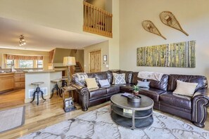 Smart TV, fireplace, DVD player, video library