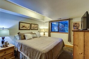 5 bedrooms, iron/ironing board, travel cot, free WiFi