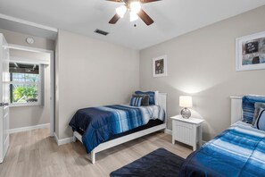 3 bedrooms, desk, iron/ironing board, free WiFi