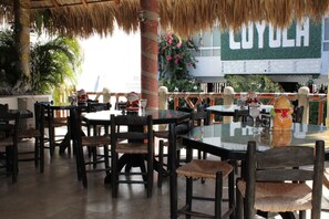 2 restaurants, Regional cuisine