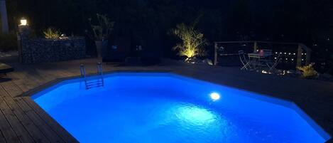 Outdoor pool, a heated pool