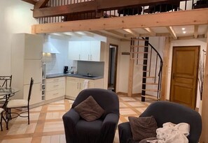 TV, fireplace - Homerez - House in Liffol-le-Grand (Liffol-le-Grand)